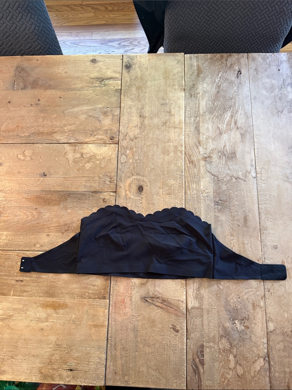 Strapless Scallop Bandeau Bra - Black